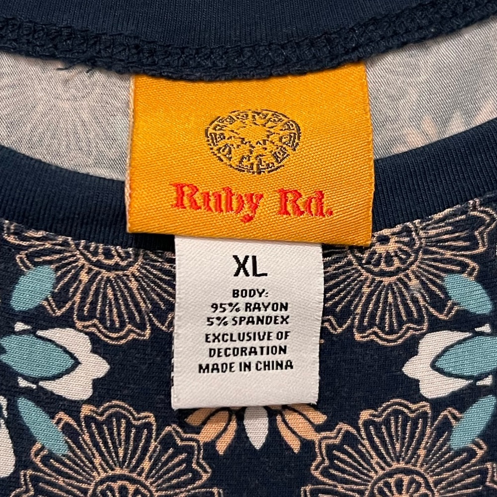 Ruby Rd Top with Ragland Sleeves - Picture 5 of 11